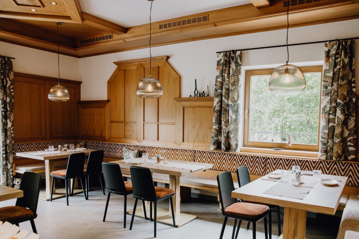 Genussraum im Dorfcafe — Gaststube